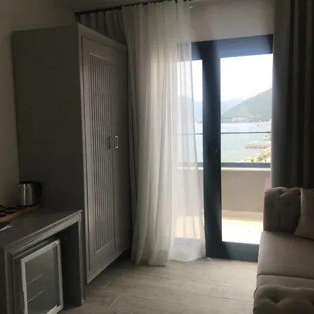 尤努斯酒店 马尔马里斯